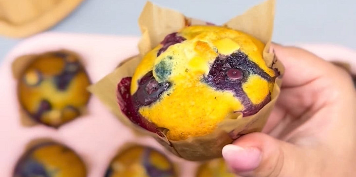 Borůvkové muffiny s bílou čokoládou