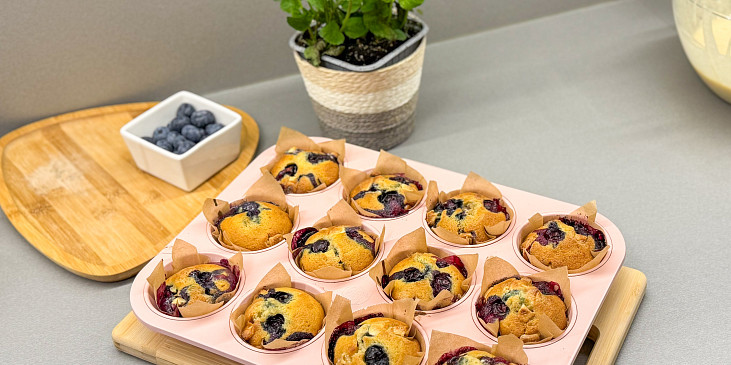 Borůvkové muffiny s bílou čokoládou
