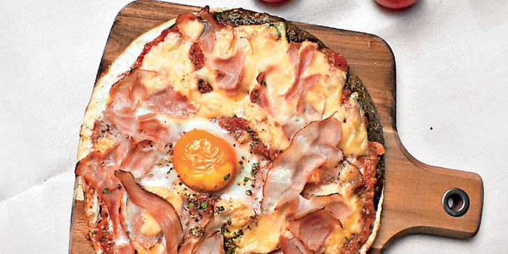Konopná šunková pizza