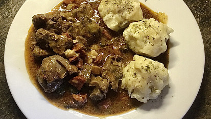Rozlítaný španělský ptáček z kuřecího masa, Z jeleního masa, se staročeskými knedlíky