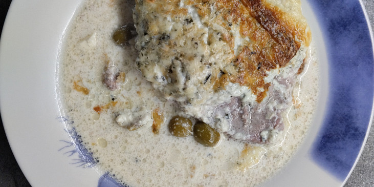 Krkovička s olivami, nivou a smetanou