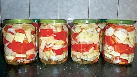Cuketa s paprikou a cibulí