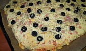 Focaccia s bramborami a šunkou
