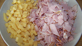 Focaccia s bramborami a šunkou