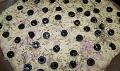 Focaccia s bramborami a šunkou