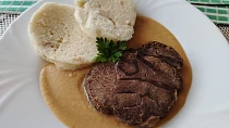 Hovězí kližka na smetaně v pomalém hrnci