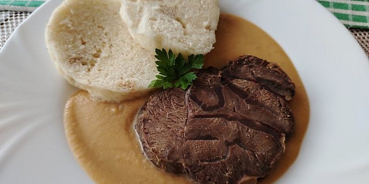 Hovězí kližka na smetaně v pomalém hrnci