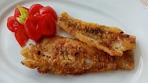 Mořská štika v křupavé bylinkové krustě