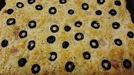Focaccia s bramborami a šunkou