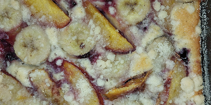 Hrníčkový ovocný koláč