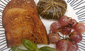 Mozzarella grilovaná ve vinném listu