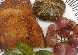 Mozzarella grilovaná ve vinném listu