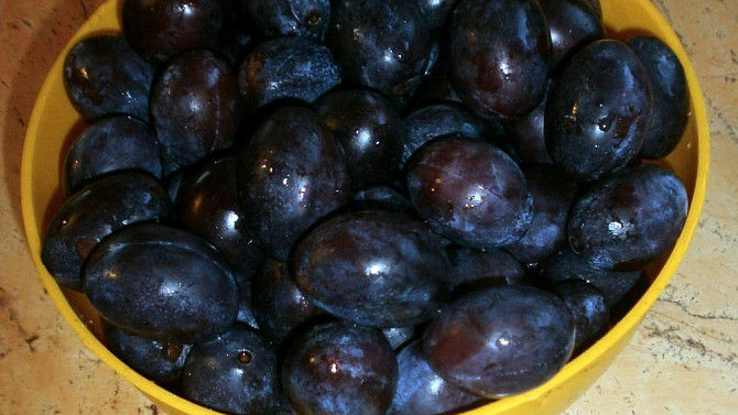 Švestková nutella s karobem a melasou