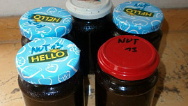 Švestková nutella s karobem a melasou