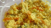 Bulgur s cuketou, mrkví, fazolkami a hráškem