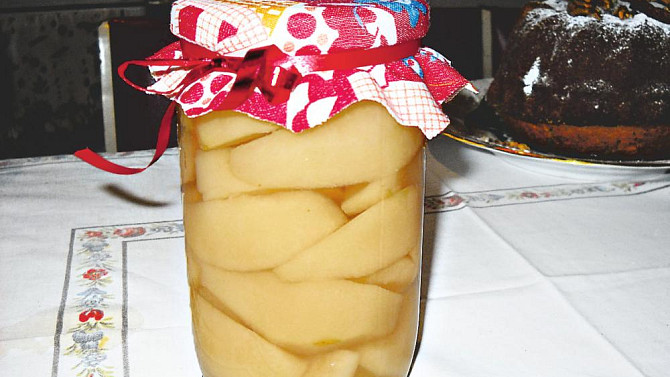 Hruškový kompot s citronovou šťávou