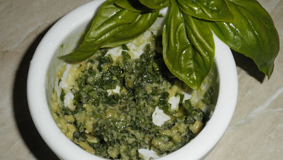 Bazalkové pesto s parmezánem, Bazalkové pesto s parmezánem