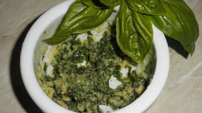Bazalkové pesto s parmezánem, Bazalkové pesto s parmezánem
