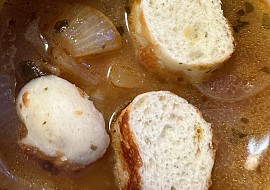 Cibulová polévka s česnekem (Cibuľačka ♥️)