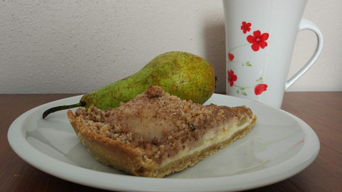 Tvarohovo-smetanový hruškový koláč