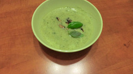 Cuketovo-brokolicová polévka