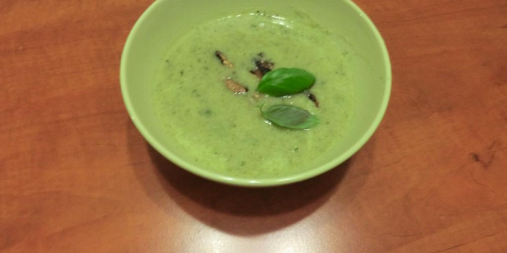 Cuketovo-brokolicová polévka