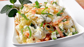 Zelný salát coleslaw