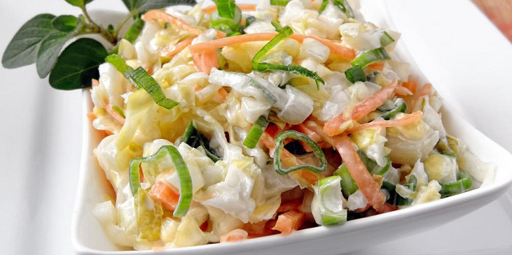 Zelný salát coleslaw