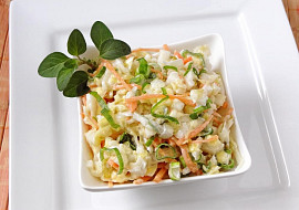 Zelný salát coleslaw