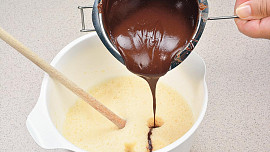 Čokoládové muffiny s hruškami