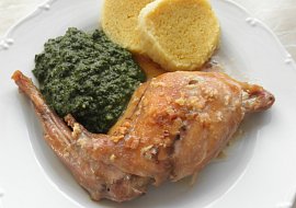 Králík na česneku pečený v sáčku (Králík na česneku se špenátem)