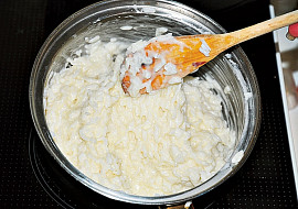 Rýžový nákyp s hruškami a nektarinkami