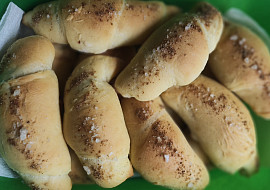 Rohlíky /sádlové/ (chuťově výborné, tvar ještě časem vypiluji)