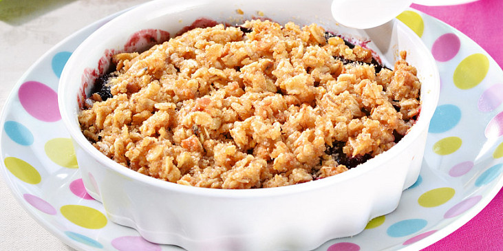 Švestkový crumble s ořechy