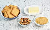 Švestkový crumble s ořechy