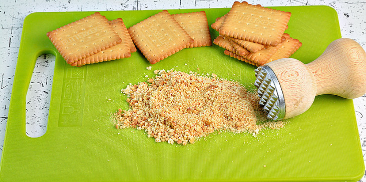 Švestkový crumble s ořechy