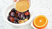 Švestkový crumble s ořechy