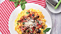 Tagliatelle s lilkem a rajčaty
