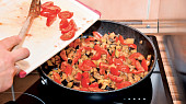 Tagliatelle s lilkem a rajčaty