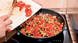 Tagliatelle s lilkem a rajčaty
