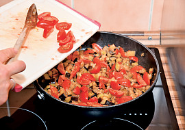 Tagliatelle s lilkem a rajčaty