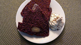 Cuketová bábovka s kakaem a banánem