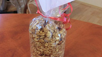 Domácí brusinková granola