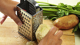 Krémová polévka s řapíkatým celerem