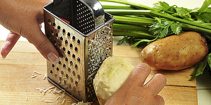 Krémová polévka s řapíkatým celerem