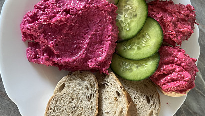 Pomazánka z červené řepy s křenem a Lučinou