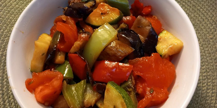 Restovaná zelenina jako ratatouille po našem