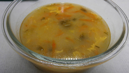 Kmínová polévka s bramborem a růžičkovou kapustou