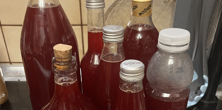 Mirabelkový sirup (Hotový sirup)
