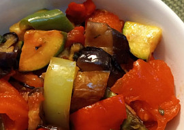 Restovaná zelenina jako ratatouille po našem